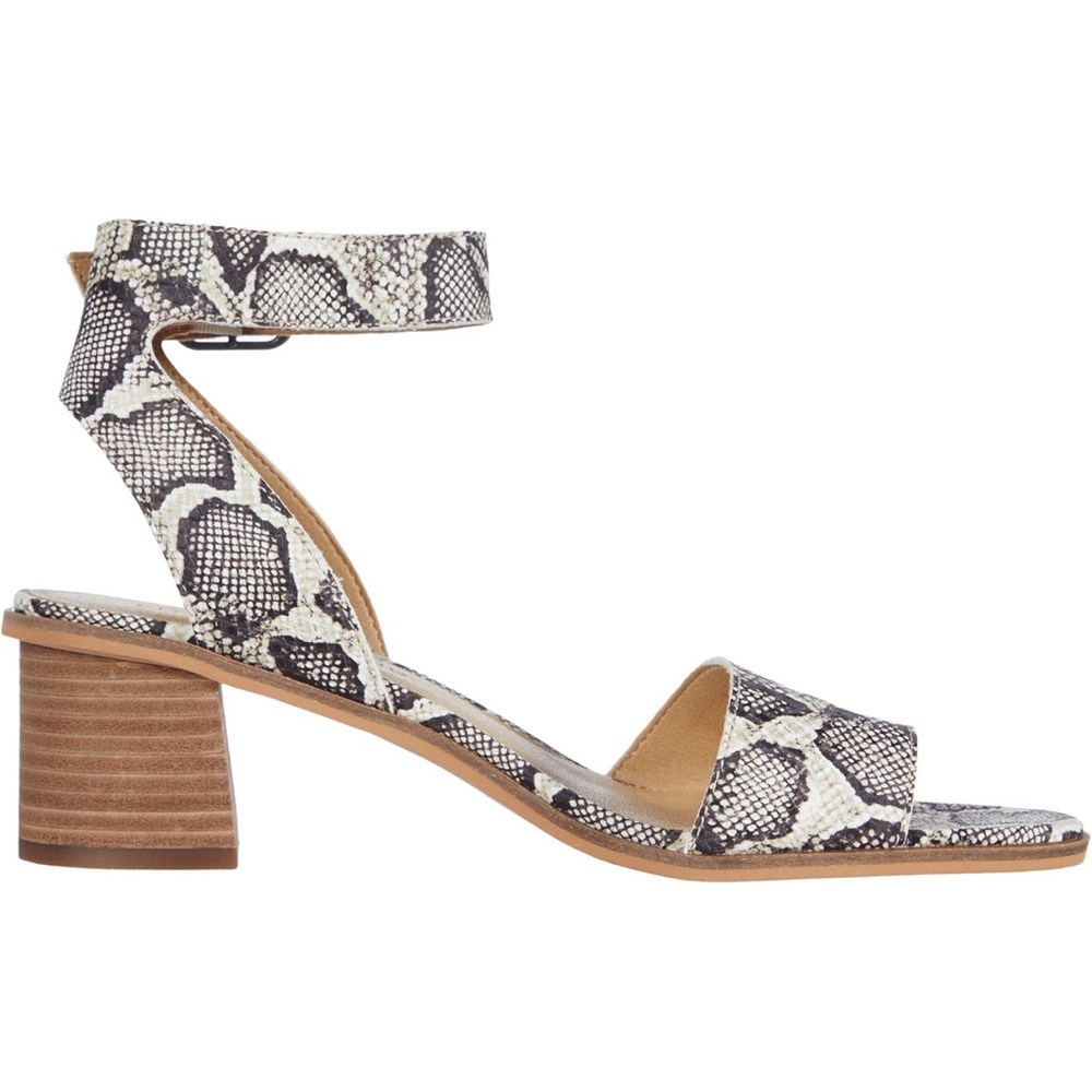 Lucky Brand Loklin Snake Print size 9